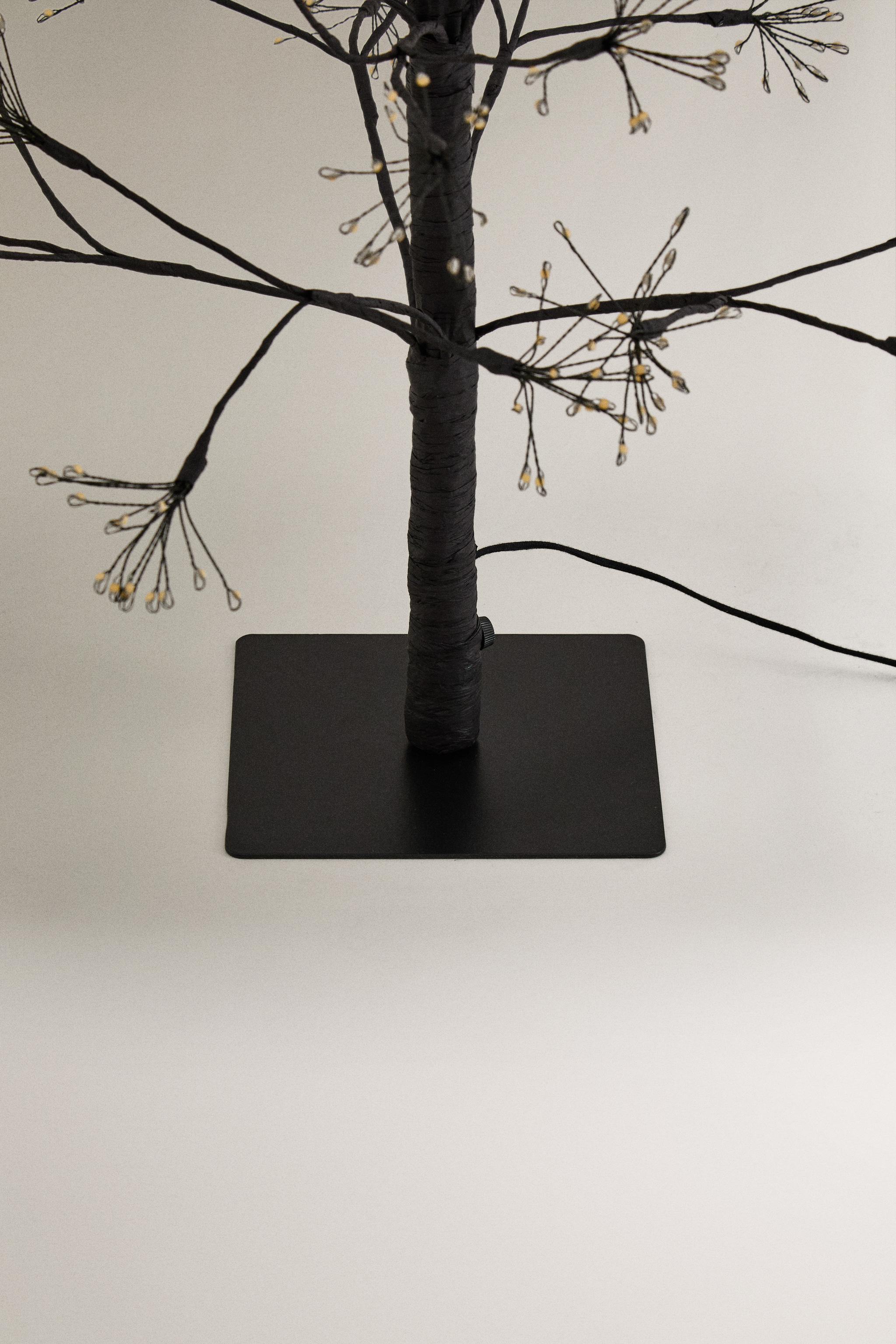 LED LIGHT CHRISTMAS TREE (59.1")